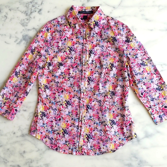 NWOT. Express Design Studio 100% Cotton Floral Button Down Shirt with 3/4 sleeve - Picture 3 of 4